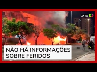 Grupo bloqueia rua e ateia fogo em ônibus em Porto Alegre