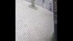 Imagens de câmeras de segurança flagram furto de bicicleta em clínica de Umuarama