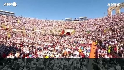 Il Papa a Verona: "I bambini nelle guerre perdono il sorriso"