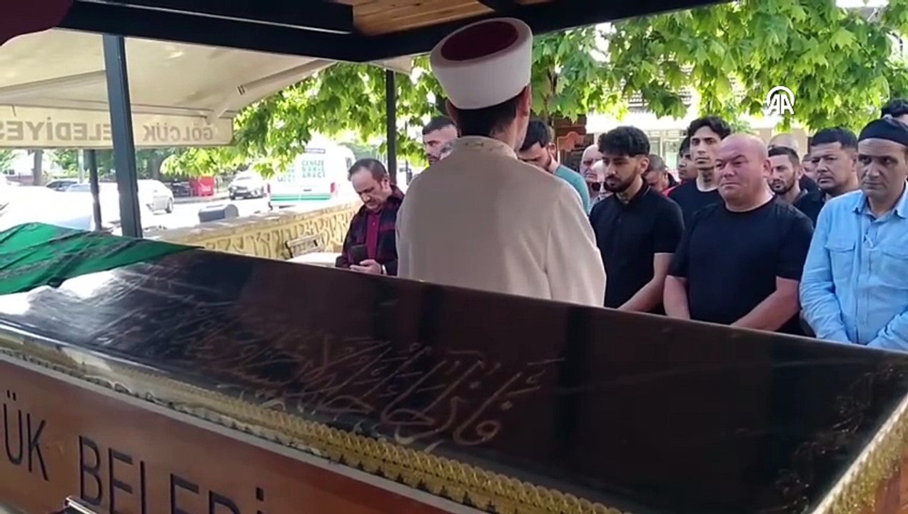 Cinsel ilişki teklifini reddettiği için öldürülen Rümeysa toprağa verildi