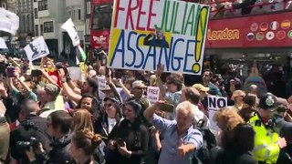 Justiça britânica concede possibilidade de novo recurso a Julian Assange