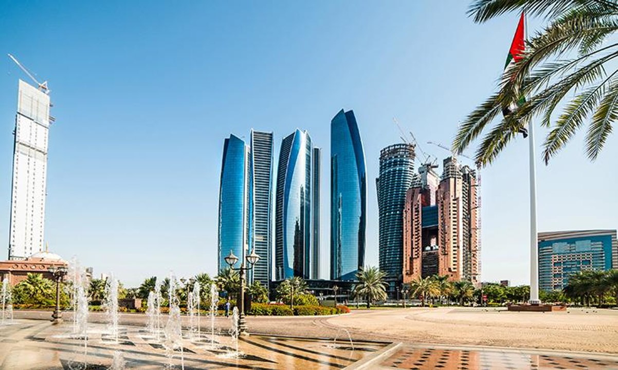 اعتماد نظام "الإقامة الزرقاء" لمدة 10 سنوات في الإمارات