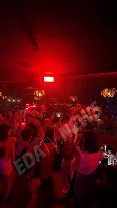 Así celebra Aguirre en una disco la permanencia en Primera