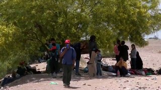 Migrantes denuncian ser víctimas de disparos con balas de goma en frontera entre México y EU