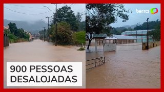 Água invade escola após fortes chuvas em Santa Catarina