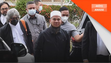 Ebit Liew tidak berbaju ketika panggilan video - Saksi