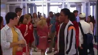 High School Musical : Premiers pas sur scène Bande-annonce (RU)