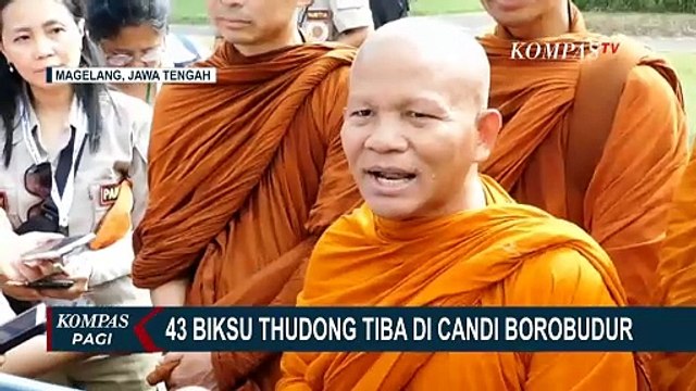 Kedatangan 43 Biksu Thudong di Candi Borobudur Usai Jalan Kaki Tempuh 60 Km