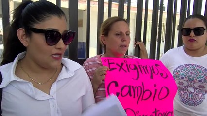 Protesta en Escuela Primaria Moderna _Venustiano Carranza_ por Malos Manejos de Recursos
