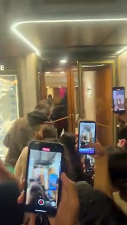 PSG : un supporter parisien chambre Kylian Mbappé à la sortie de sa fête