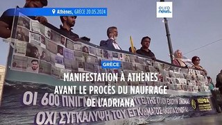 Manifestation à Athènes avant le procès du naufrage de l'Adriana