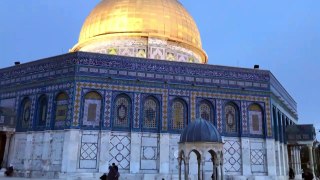 Peaceful call for prayer in Jerusalem, at the Dome of the Rock. Al-Quds, Har