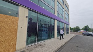 An Ulster Bank branch in Derry has been temporarily closed after it was reportedly ‘rammed’ overnight.
