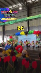 Cool ek adik ni fun run pakai sunglass