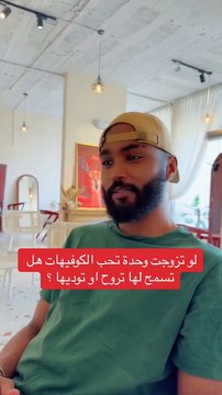 طفلة تبدأ بالرقص تلقائيًا ما أن تبدأ والدتها بغناء أحد أغاني الفلكلور السعودي