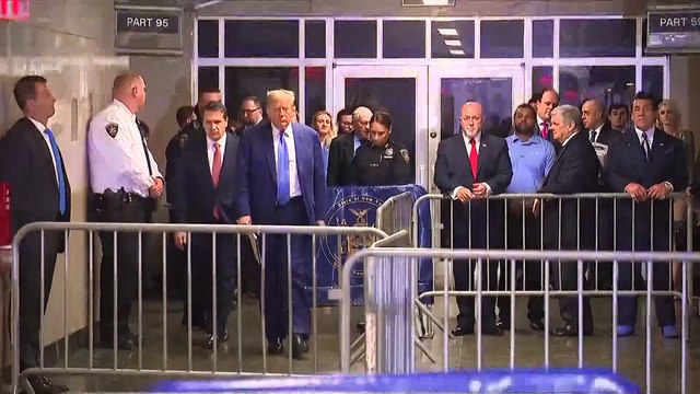Donald Trump'ın eski avukatı mahkemede itiraf etti: Para çaldım!