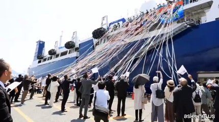 Giappone, nuova baleniera salpa per la controversa caccia ai cetacei