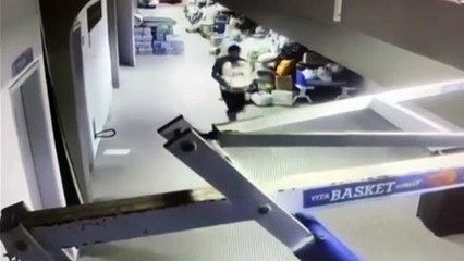 Vídeo mostra ação de suspeitos que roubaram doações para o Rio Grande do Sul