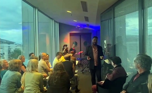 (Extrait) A TABLE - Concert Jann Halexander 18-05-24 Ô Ville âges