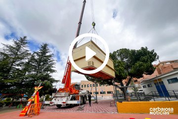 Instalación del chiringuito en el interior del recinto de las Piscinas Municipales.