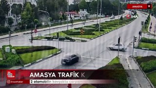 Amasya’da 2 otomobilin kavşakta çarpışması