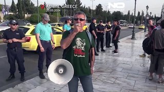 مظاهرة في اليونان ضد محاكمة 9 مصريين متهمين بإغراق سفينة مهاجرين