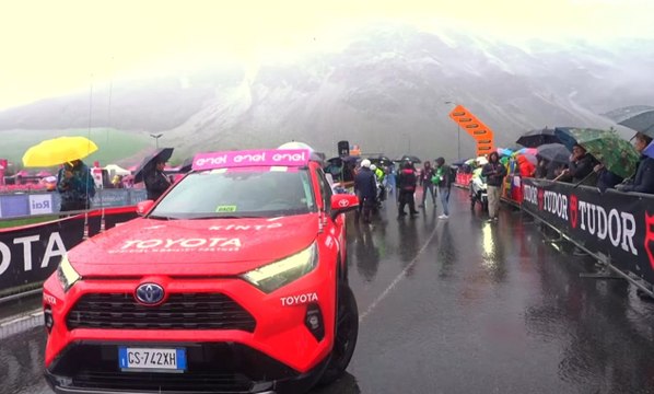 Cycling - Giro d'Italia 2024 - Chaos and confusion in Livigno... Stage 16 shortened due to snow and cold weather !