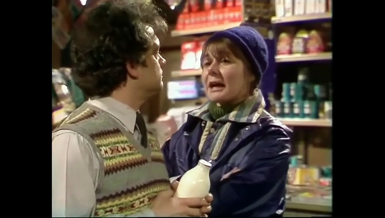 Open All Hours S02 E02 - The Reluctant Traveller