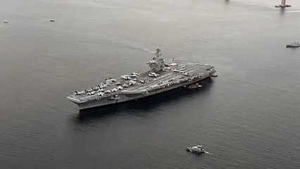 Conheça o porta-aviões americano que chegou à Baía de Guanabara