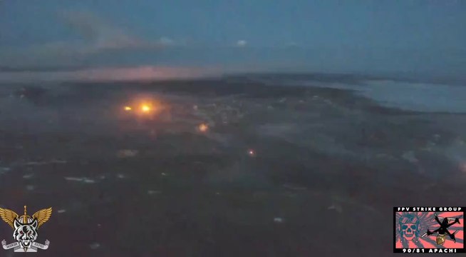 Plusieurs systèmes de lancement de missiles et de lance-flammes lourds TOS-1A Solntsepek de l'armée russe mènent des bombardements massifs sur Belogorovka dans le cadre de l'offensive générale des forces armées russes dans le Donbass.