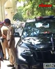 मृतांच्या कुटुंबीयांना पोलिसांनी धमकावलं