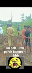 pak lurah terlalu gatal