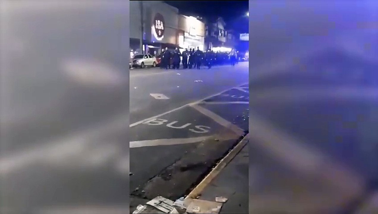 Continuan las protestas de los policías en la zona del barrio posadeño El Palomar