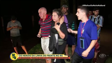 Heróis da linha de frente: voluntários convencem pessoas a deixarem casas para evitar tragédia maior no RS