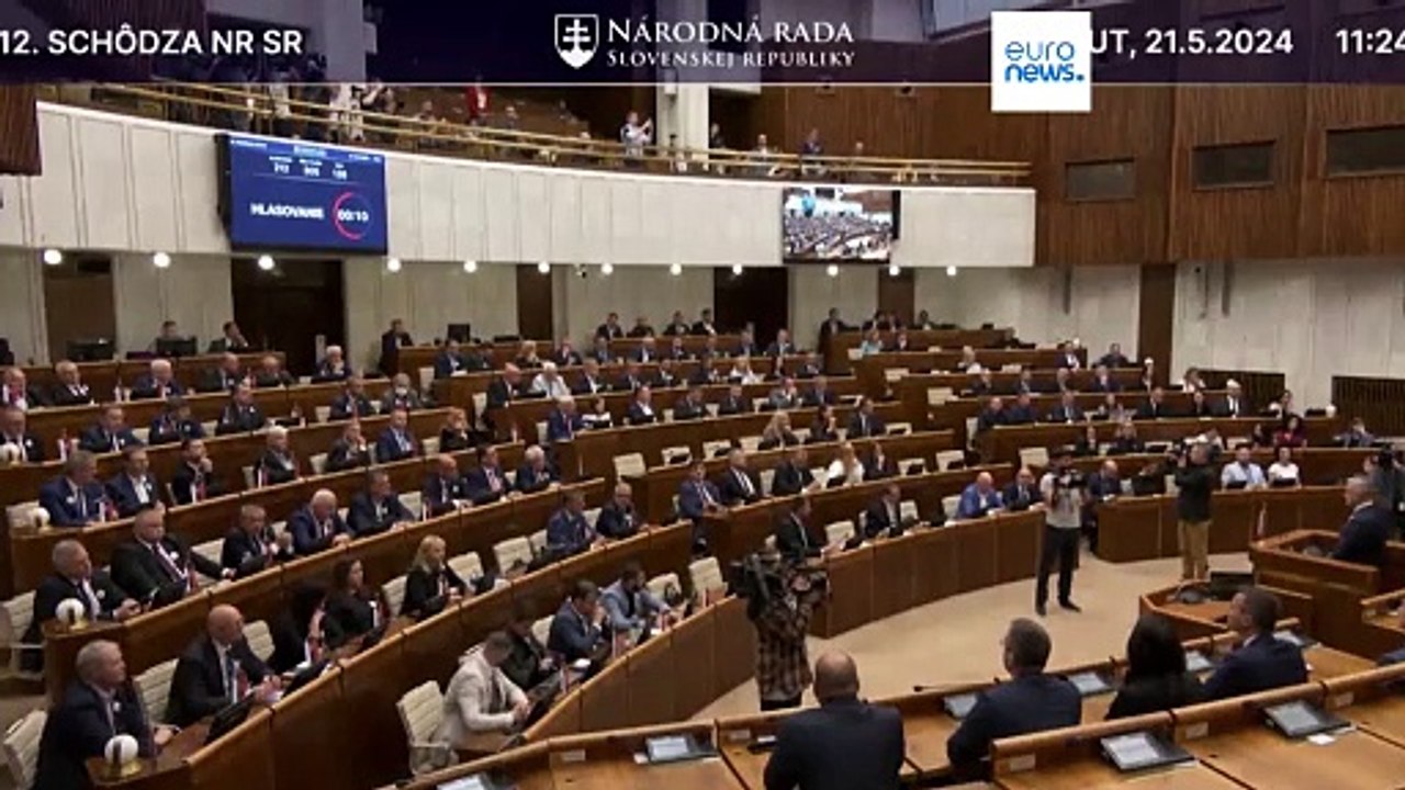 Parlamento eslovaco aprova resolução que condena violência política e pede fim de cultura de "ódio"