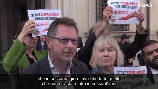 Campi Flegrei, flash-mob di Avs davanti a Palazzo Chigi per il sisma bonus