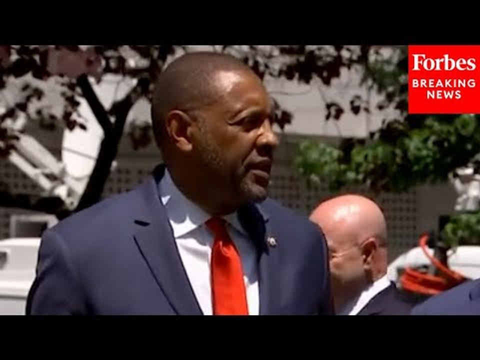 'This Is A Sham Trial': Vernon Jones Blasts NYC Hush Money Trial Outside The Courthouse