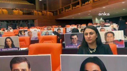 DEM Parti, 6-8 Ekim olaylarına ilişkin verdikleri önergenin oylanmadan reddedilmesini protesto etti