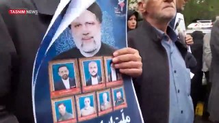 El régimen de Irán ha expulsado a todos los basiji y a sus familias para llorar a Ebrahim Raisi.