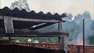 Moradora reclama de queimadas constantes em terreno no Morumbi