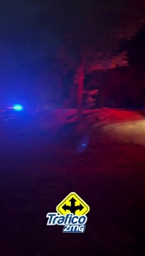 Bomberos llevan a cabo maniobras para extraer un cadáver de un pozo en la colonia Las Juntas de Tlaquepaque