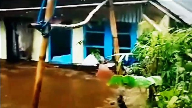 Only just!! Flash Floods Sweep Wonosobo Today! One House Unit Was Swept Away by the Flood