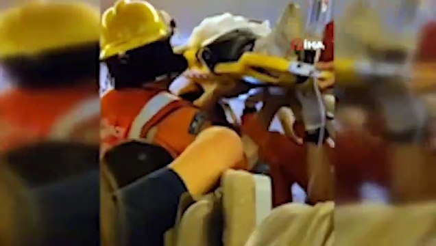 Londra'dan Singapur'a giden uçakta şiddetli türbülans can aldı