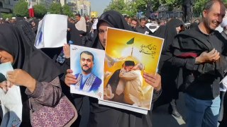 Zehntausende bei Trauerfeier für Raisi in Teheran