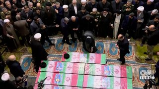 Son dakika... Reisi için Tahran'da cenaze töreni