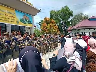 Warga 4 Kelurahan Demo Kantor BPN Penajam Paser