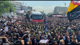 La folla immensa a Teheran per i funerali di Raisi