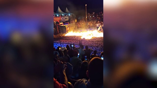 Queima de fogos em rodeio termina com vários feridos