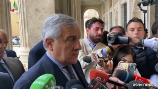 Tajani: no all'equiparazione tra governo democratico e terroristi