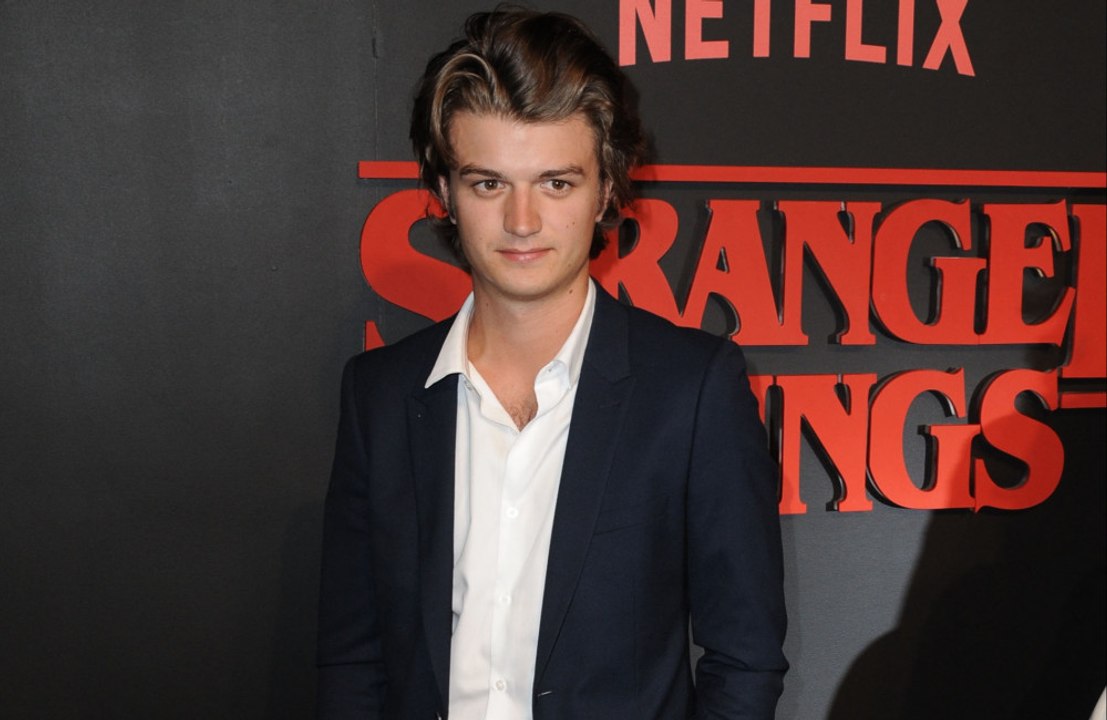 Taylor Swift is a fan of 'Stranger Things' star Joe Keery's music